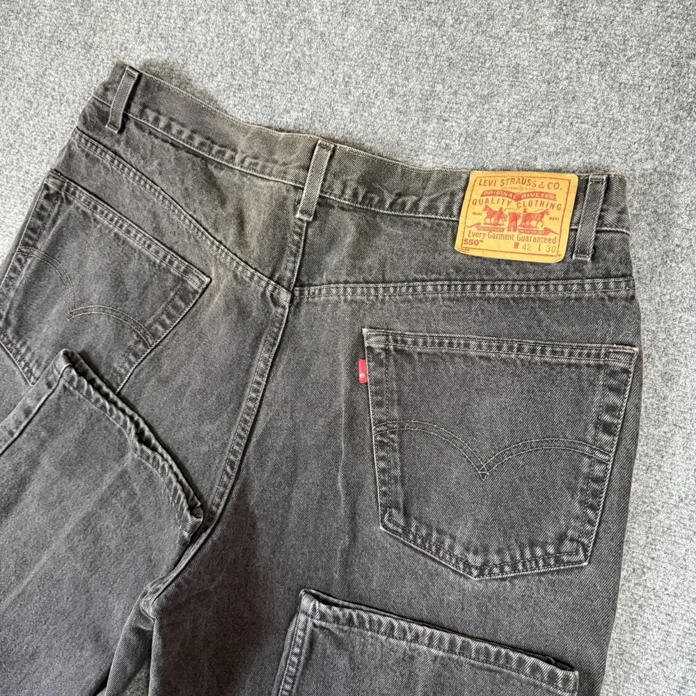 Levis 550 Relaxed Fit Jeans Mens 42x30 Black Wash Tapered Leg Pants *READ